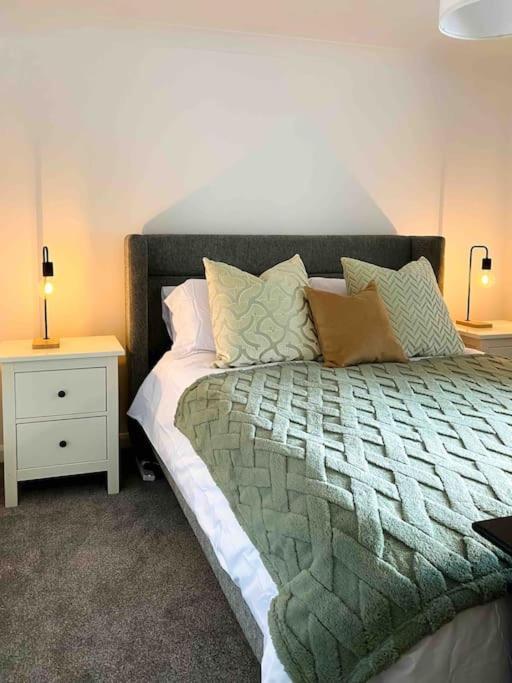 Апартаменты Modern Flat Near Train Station With Free Parking Кембридж Экстерьер фото